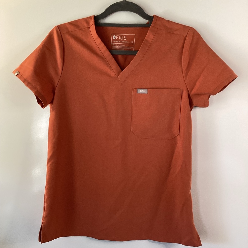 FIGS Catarina Collection Coral Scrub Top Sz XS